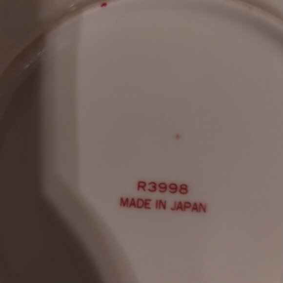 Nice Christmas plate decor - Picture 2 of 2